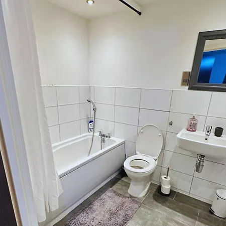 Stunning 2 Bed In City Centre With Free Parking - Sleeps 7 Bradford  Exterior foto