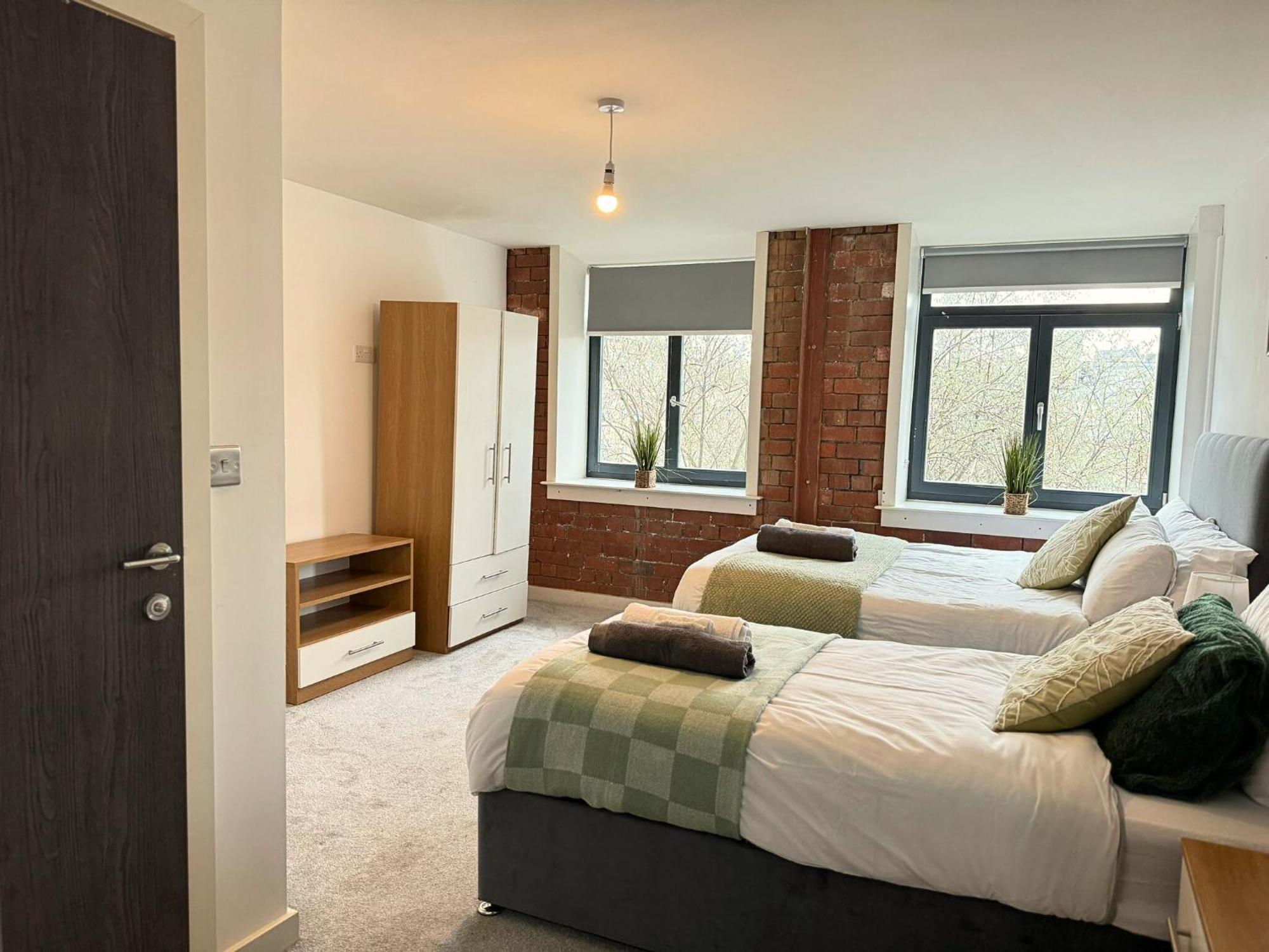 Stunning 2 Bed In Centre With Free Parking - Sleeps 7 Apartment Bradford (West Yorkshire)